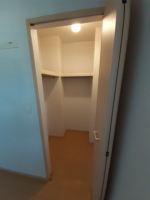収納　ウォークインクローゼット