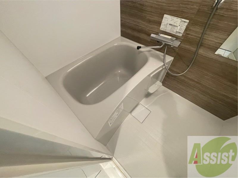 バス・シャワールーム　お風呂になります。一日の疲れを癒してくださいね。