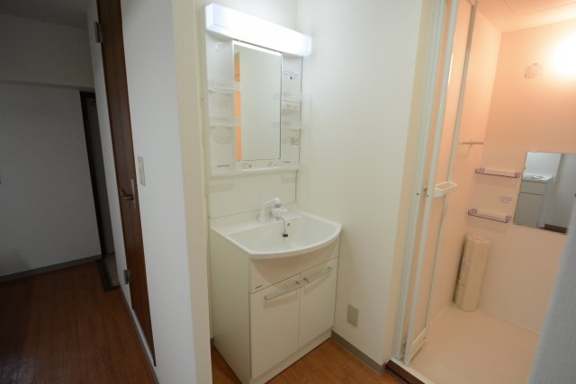 洗面設備　収納力のある洗面台です！