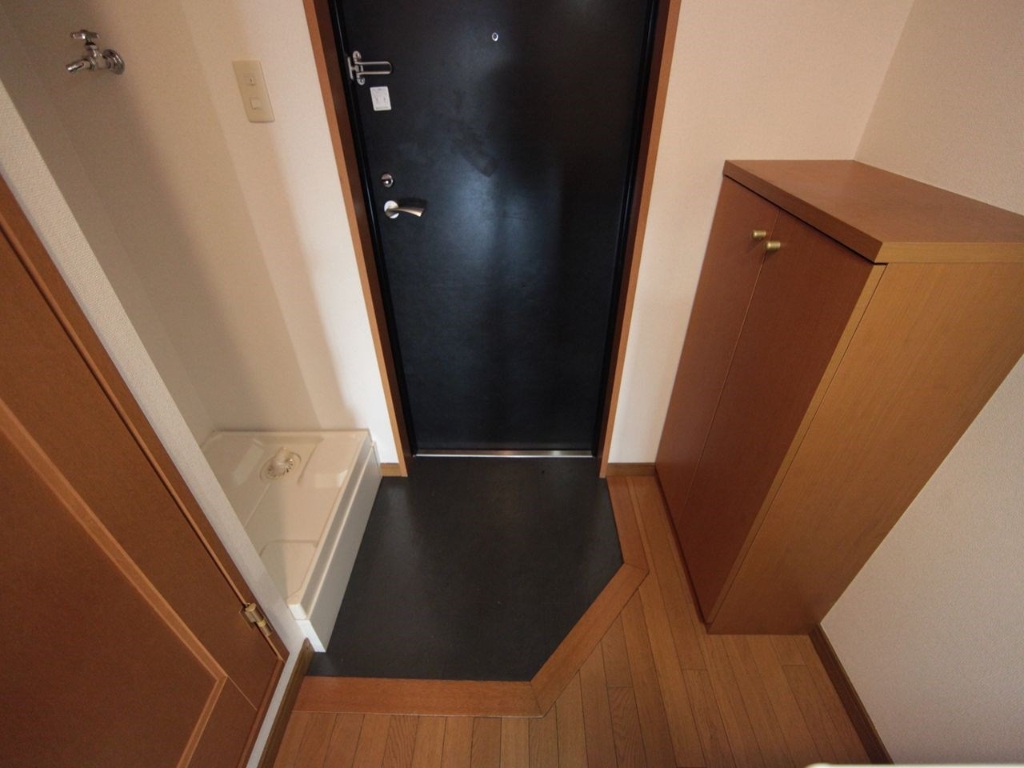 玄関　玄関　シューズボックス付