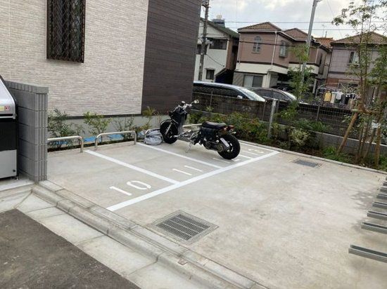 駐車場　駐車場