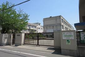 中学校　大阪市立十三中学校（中学校）まで738m