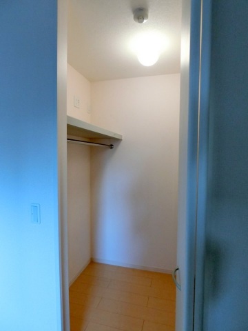 収納　ウォークインクローゼット