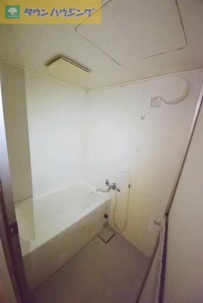 バス・シャワールーム　綺麗なバスルーム