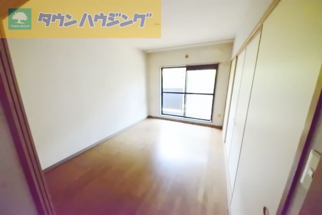 居室・リビング　フローリングの居室です