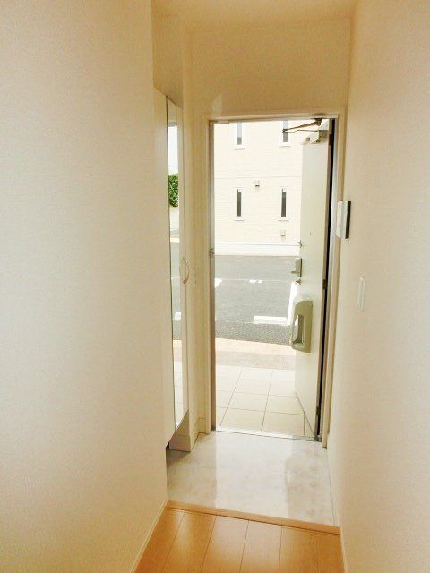 玄関　スッキリとした玄関スペース。