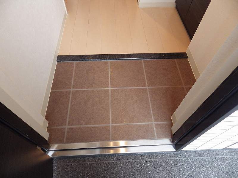 玄関　※同物件別室参考写真