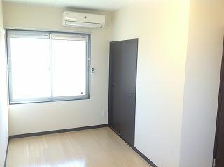 居室・リビング　1Ｆフローリング　2Ｆカーペット