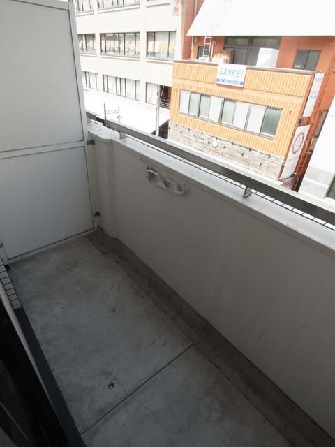 その他設備　♪お布団を難なく干せる大きなバルコニー付き♪