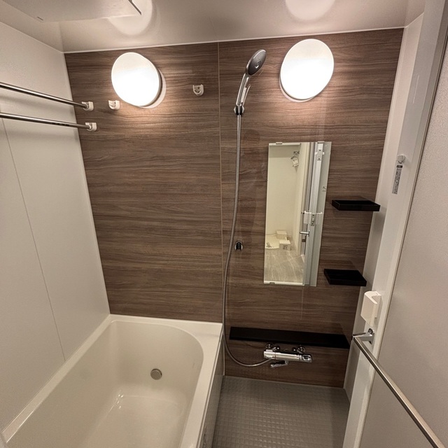 バス・シャワールーム　※写真は同タイプ住戸です。