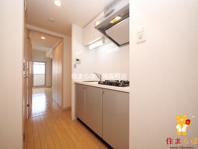 キッチン　「ただの部屋探しじゃない。“あなたの暮らし”探しです。」