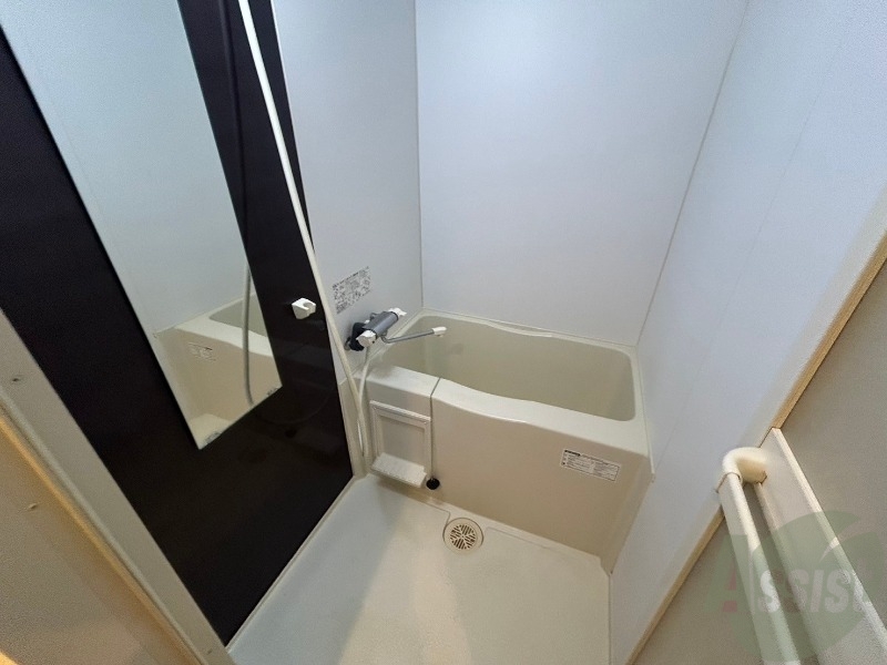 バス・シャワールーム　お風呂になります。一日の疲れを癒してくださいね。