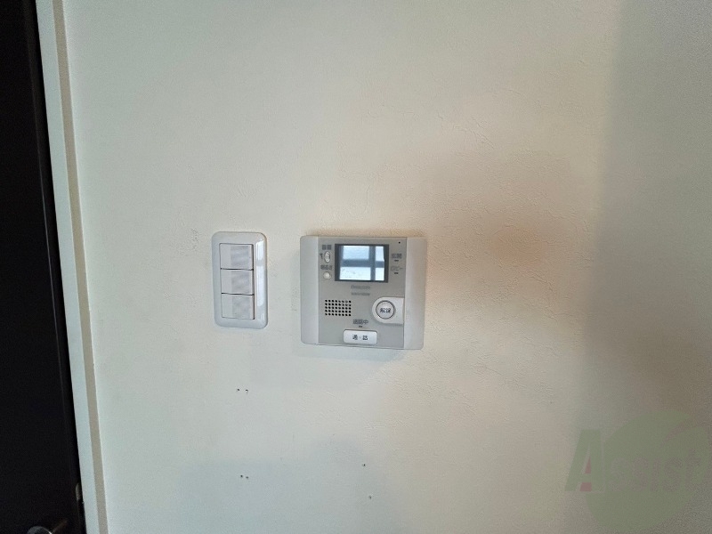 セキュリティ　ＴＶモニター付インターホンです。来客者の顔が見えるので安心！