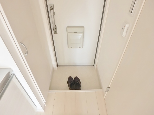 玄関　【参考】同型モデル