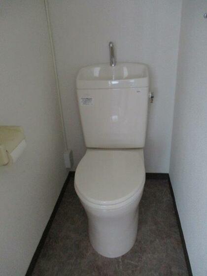 清潔感のあるトイレです