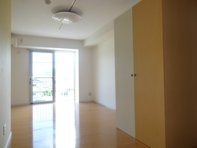 居室・リビング　参考（写真は別のお部屋です）