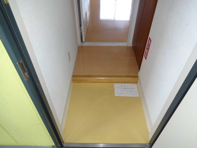 玄関　参考（写真は別のお部屋です）