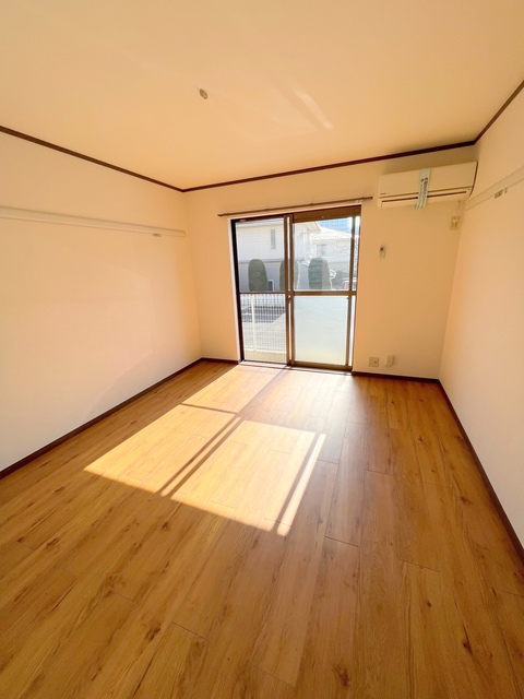 居室・リビング　★南向きで日当たりの良い明るいお部屋です★