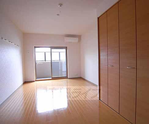 居室・リビング　大きなクローゼット付き