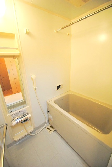 バス・シャワールーム　追焚機能付バス