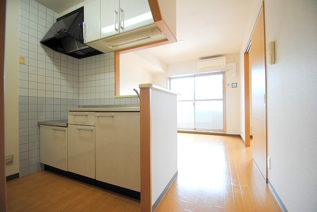 居室・リビング　広々リビング+対面キッチン