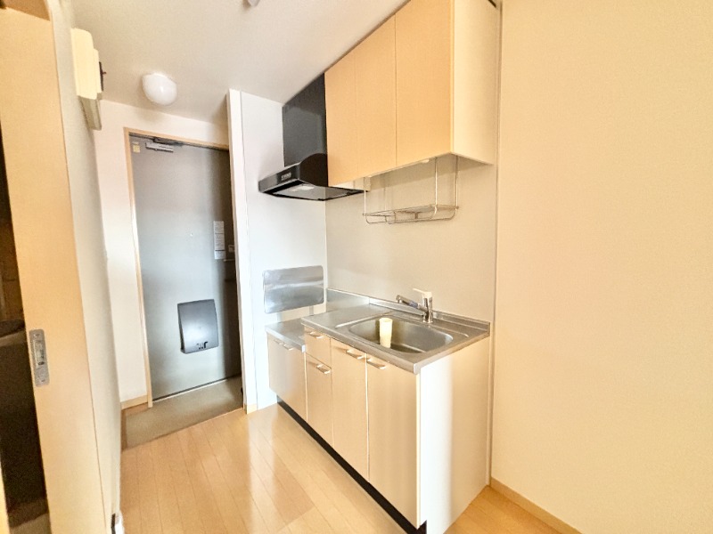 キッチン　※別号室の写真となります。