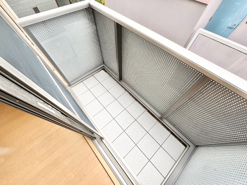 バルコニー　※別号室の写真となります。