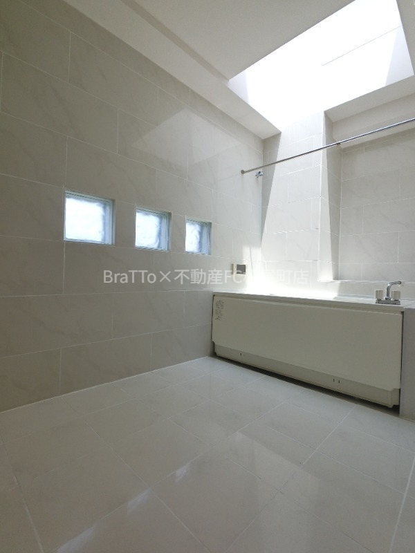 バス・シャワールーム　バス（浴室乾燥機付き）