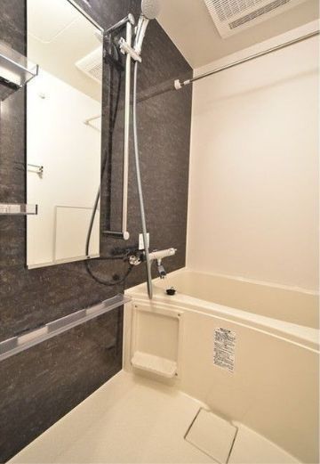 バス・シャワールーム　■浴室暖房乾燥機能