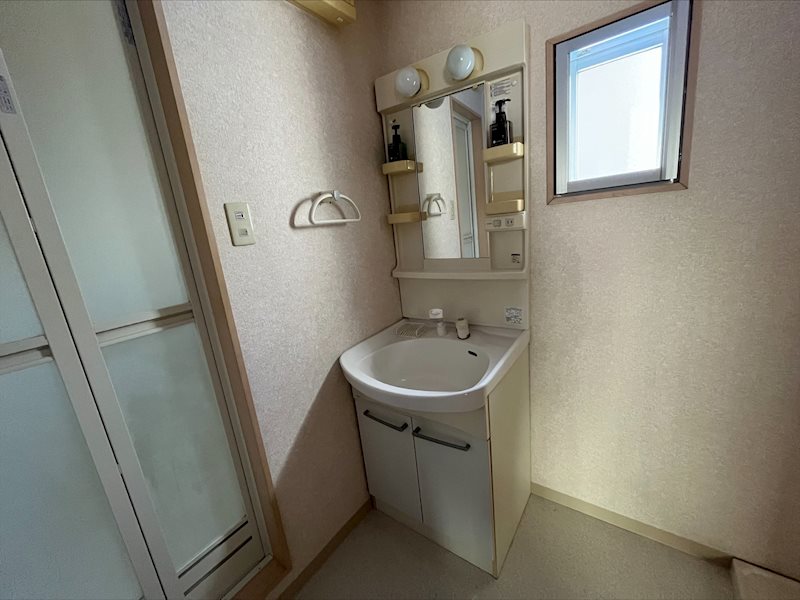 洗面設備　同物件別部屋写真