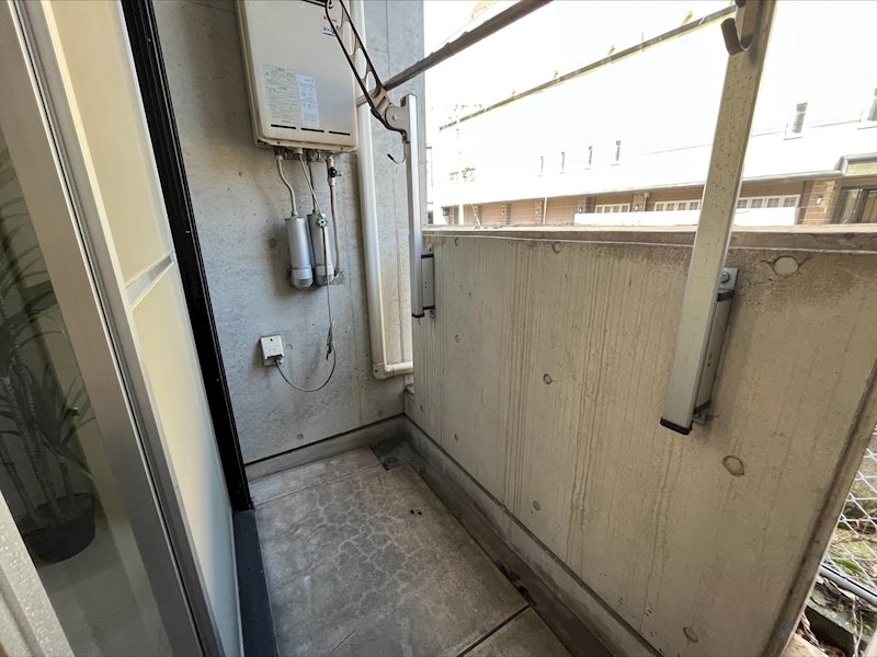 バルコニー　同物件別部屋写真