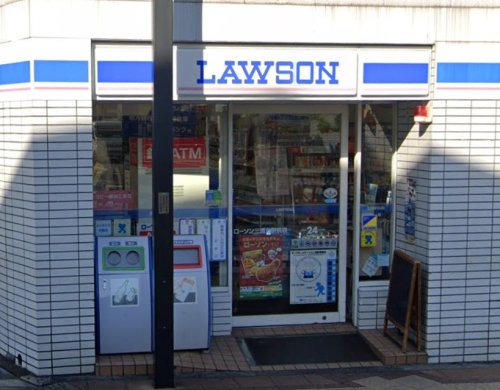 コンビニ　ローソン 三鷹台駅前店（コンビニ）まで621m