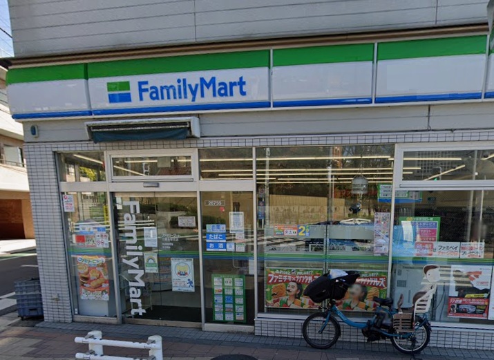 コンビニ　ファミリーマート 三鷹台駅北店（コンビニ）まで515m