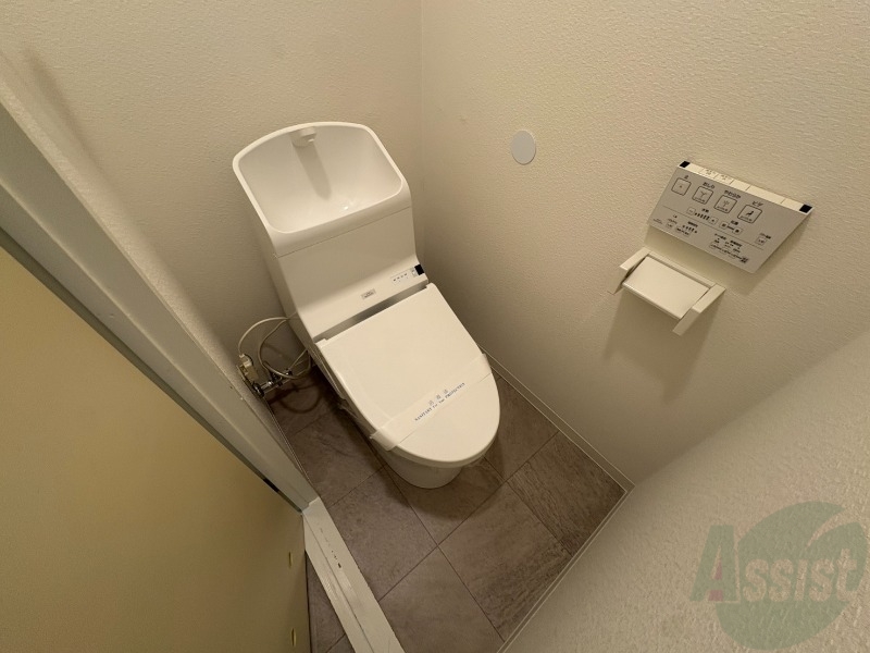 トイレ　ウォシュレット機能がついたトイレ。安心して使用できますね。