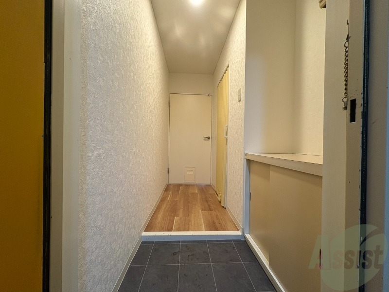 玄関　玄関の様子です。明るい印象ですね。気分もあがりそう。