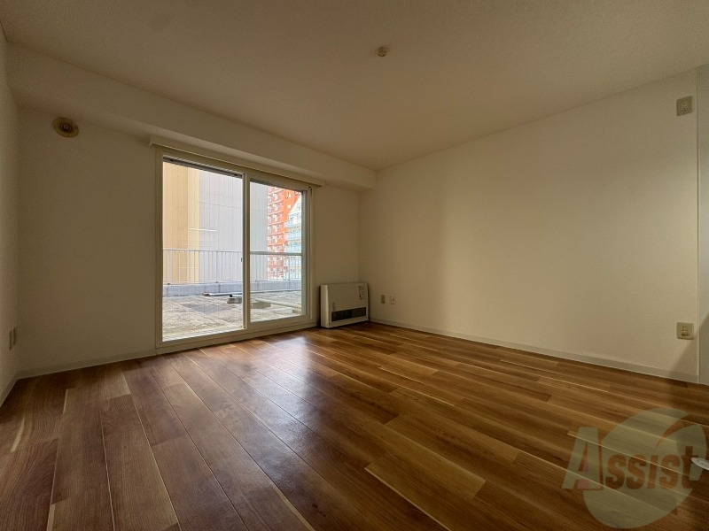 居室・リビング　広くてキレイなお部屋が広がっていて、充実した生活が送れそう。