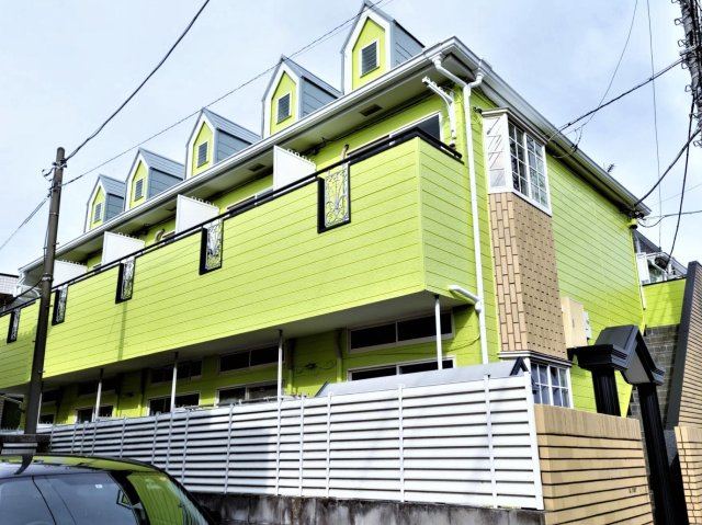 建物外観　ハッとする色が運気ＵＰ!?