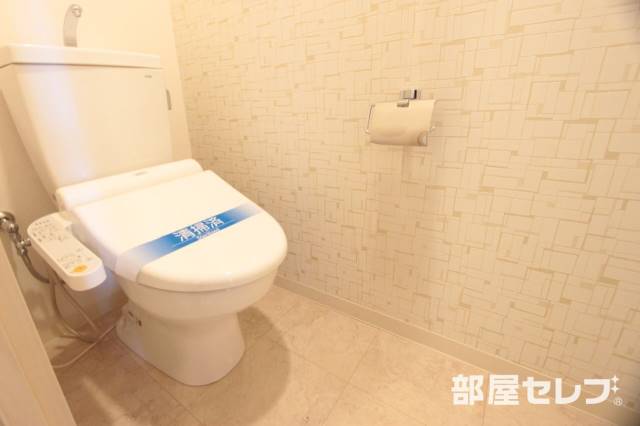 トイレ　清潔感のある色合いです