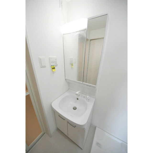 洗面設備　同型モデル撮影