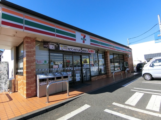 コンビニ　セブンイレブン（コンビニ）まで400m