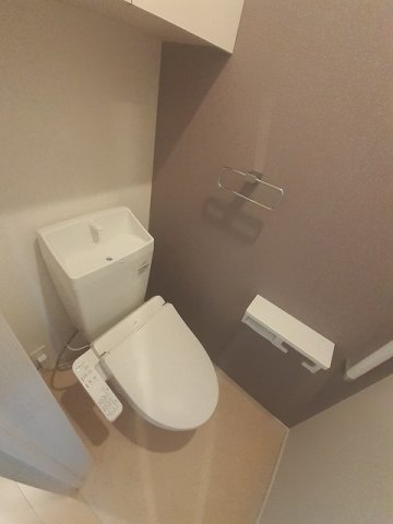 トイレ　清潔感のあるトイレです
