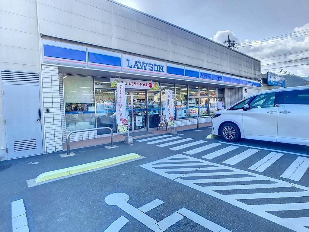 コンビニ　ローソン山口吉敷佐畑店（コンビニ）まで824m