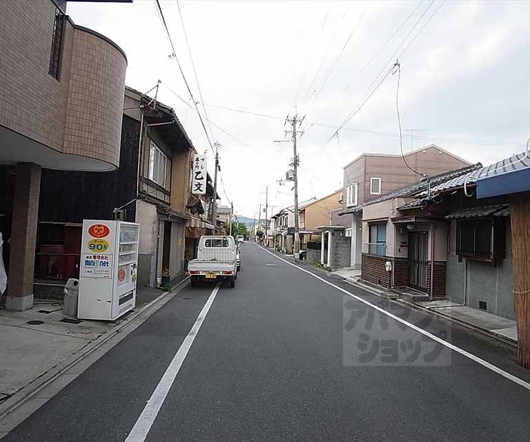 その他　前面道路です。