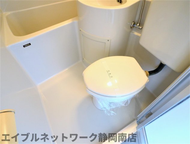 トイレ　清潔感のあるトイレです