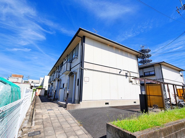 建物外観　落ち着いた雰囲気の外観です