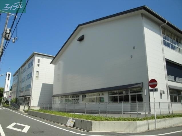 中学校　岡山市立岡山中央中学校（中学校）まで868m