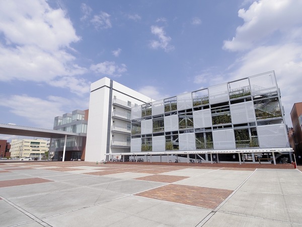 図書館　アンフォーレ（図書館）まで304m