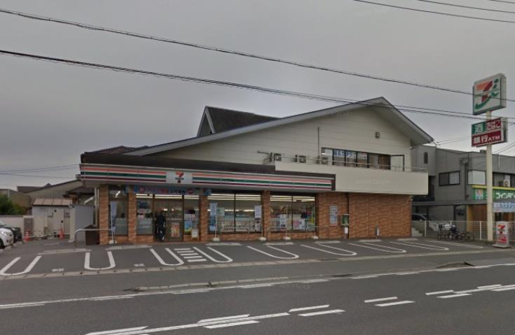 コンビニ　セブンイレブン（コンビニ）まで596m