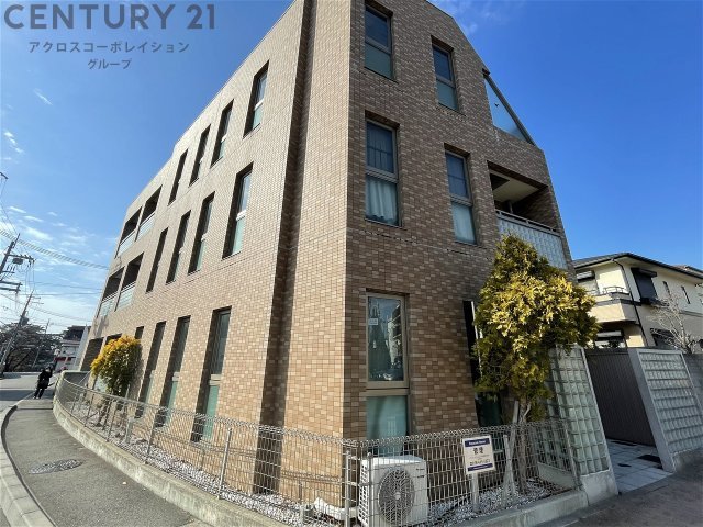 建物外観　オートロック完備♪