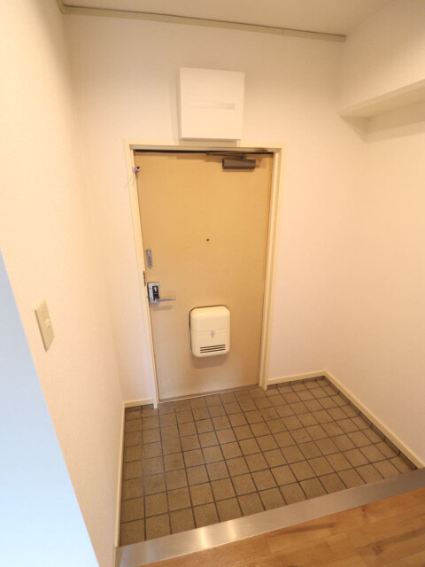 玄関　広い玄関口